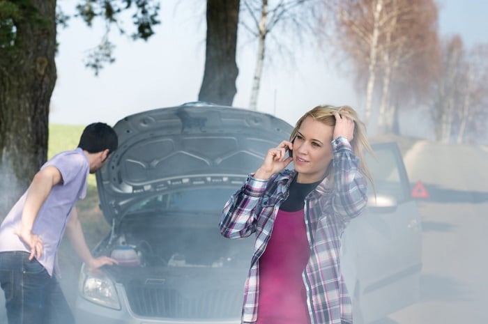 Couple_Having_Car_Trouble.jpg