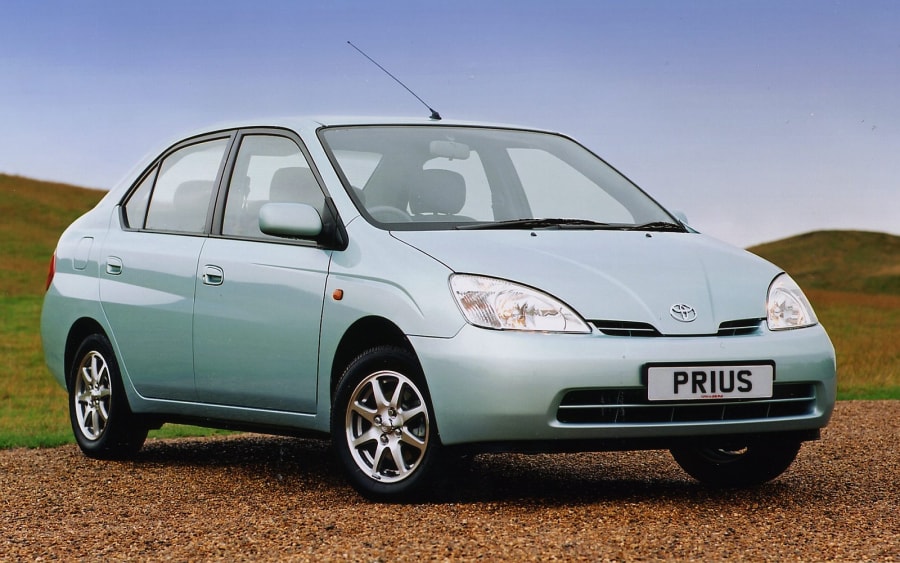 Prius-history-gen1-01-900x563-1.png