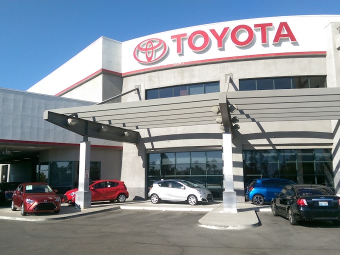 Centennial Toyota Storefront.jpg